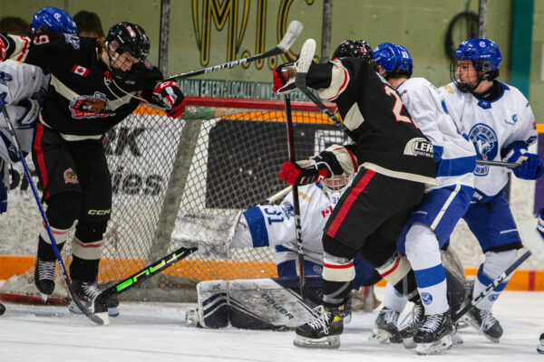 VIDEO / GALLERY: Late goal puts Beavers over Cubs in battle for the West