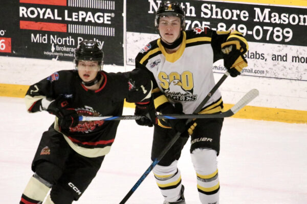 GALLERY: Early outburst leads Eagles over Beavers